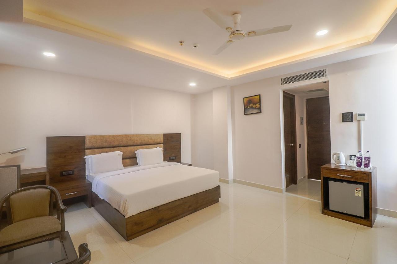 Fabhotel Mid Town Grand Panchkula Zewnętrze zdjęcie