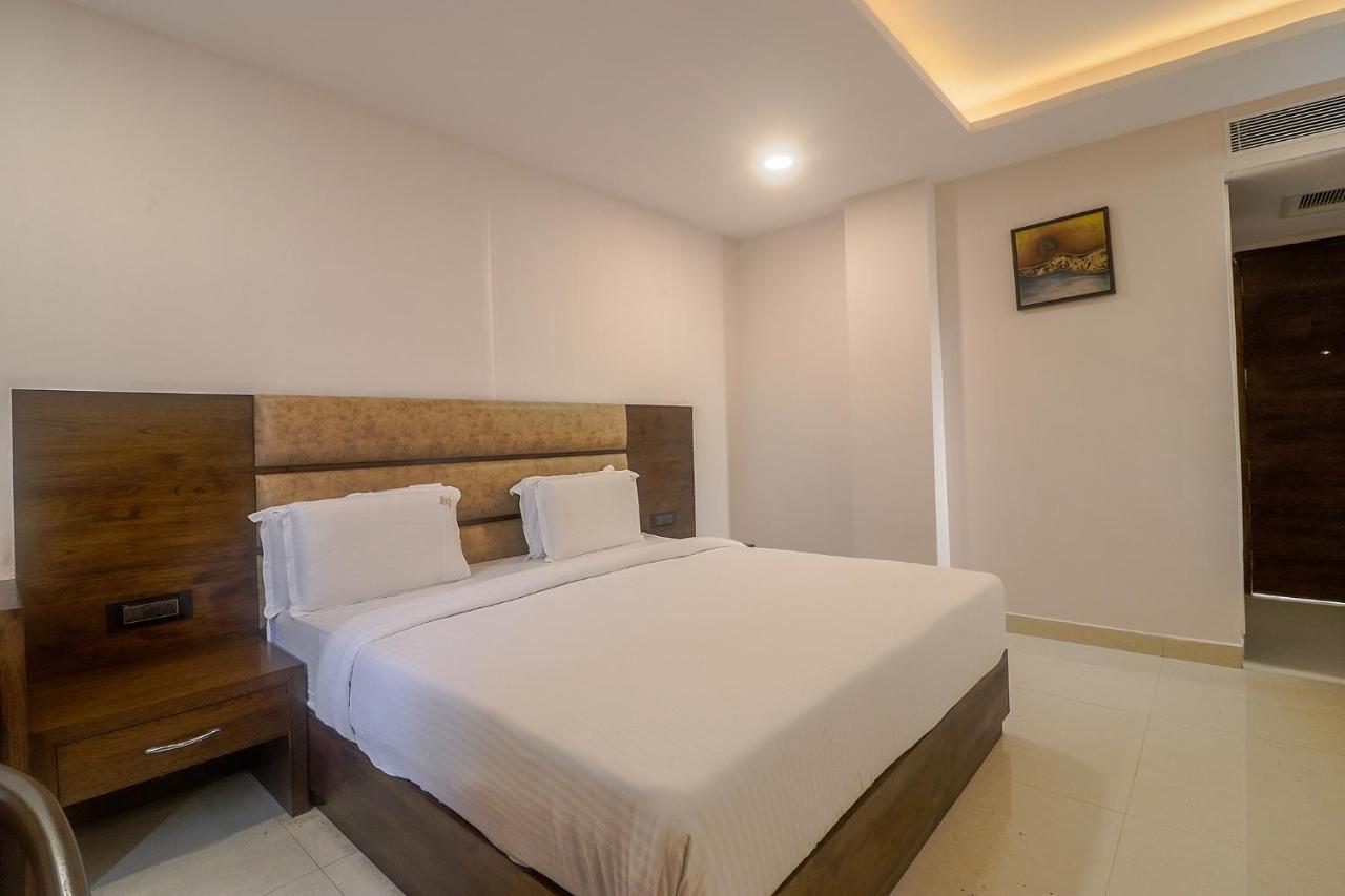 Fabhotel Mid Town Grand Panchkula Zewnętrze zdjęcie