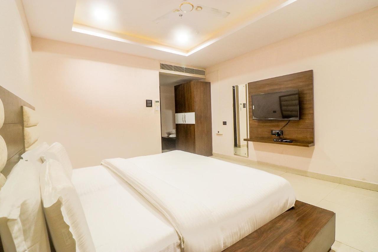 Fabhotel Mid Town Grand Panchkula Zewnętrze zdjęcie