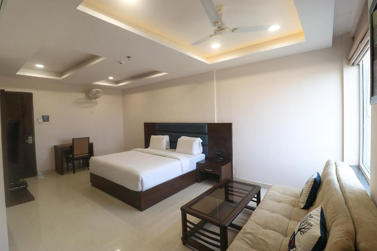 Fabhotel Mid Town Grand Panchkula Zewnętrze zdjęcie