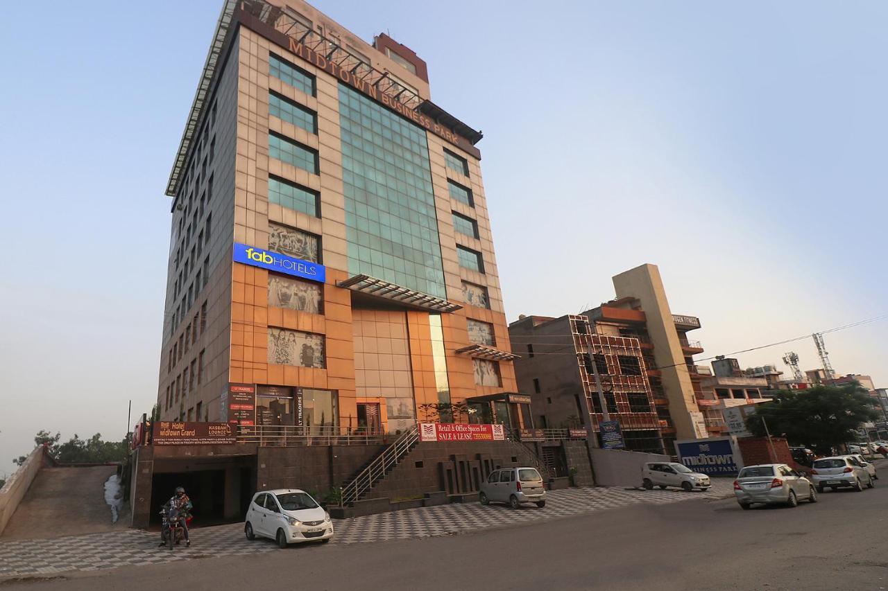 Fabhotel Mid Town Grand Panchkula Zewnętrze zdjęcie