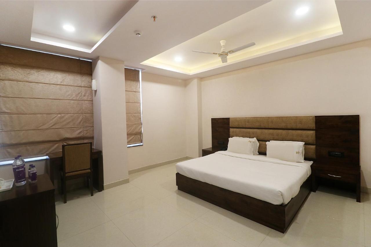 Fabhotel Mid Town Grand Panchkula Zewnętrze zdjęcie
